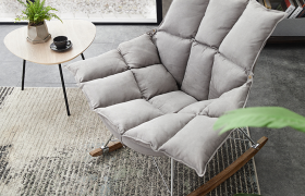 任世界鸡飞狗跳，我也要在这张摇摇椅上